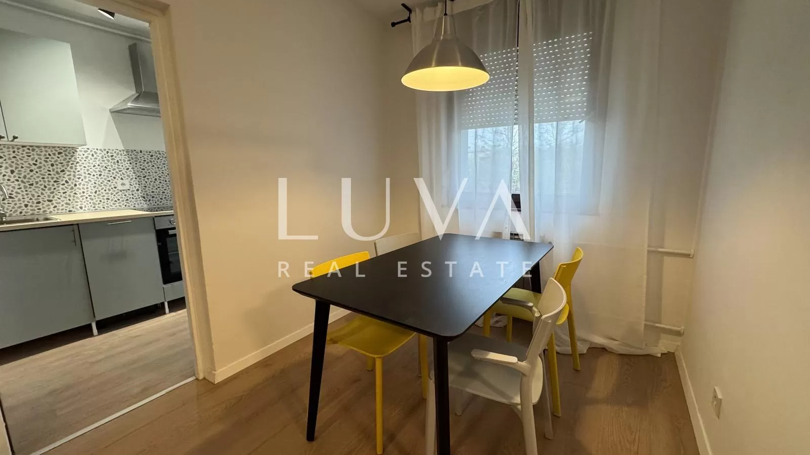 Zagreb, Malešnica, novorenoviran stan s lođom, 43m2