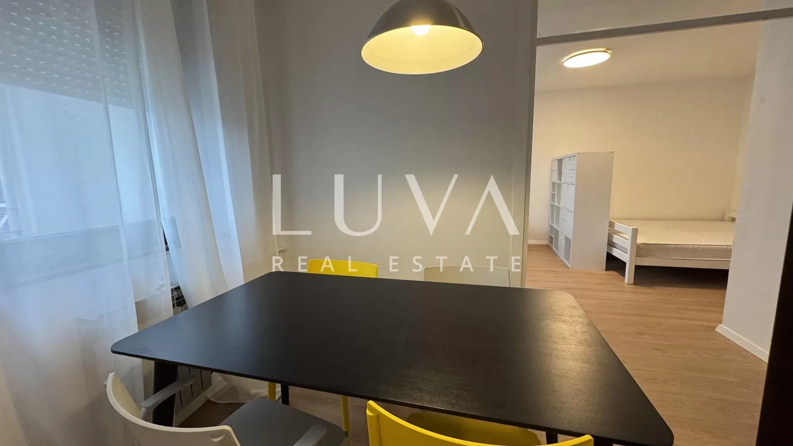Zagreb, Malešnica, novorenoviran stan s lođom, 43m2