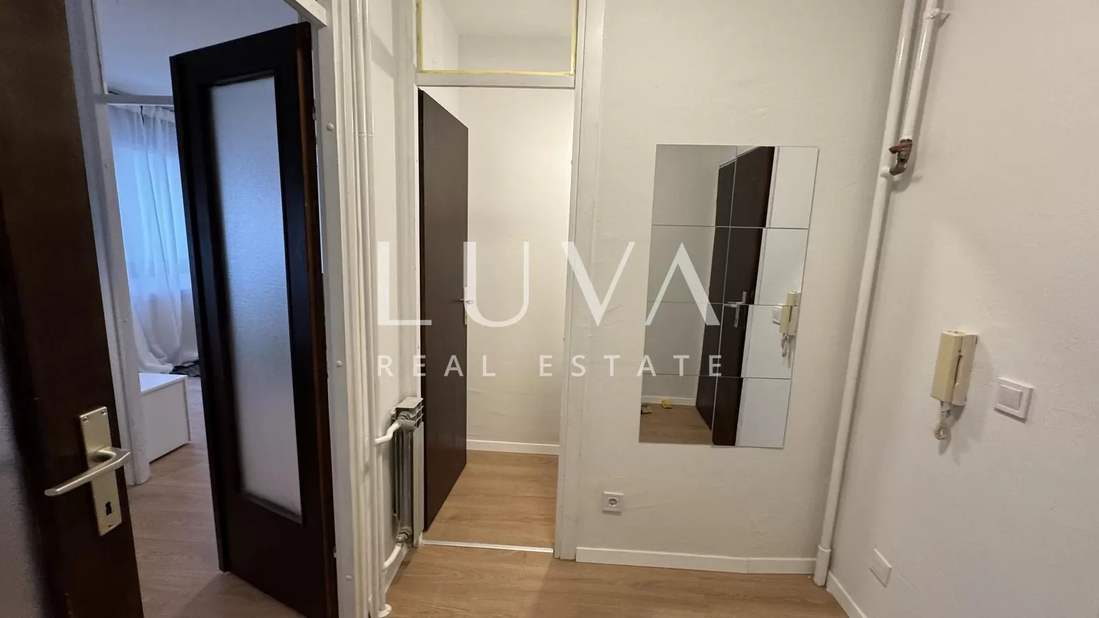 Zagreb, Malešnica, novorenoviran stan s lođom, 43m2