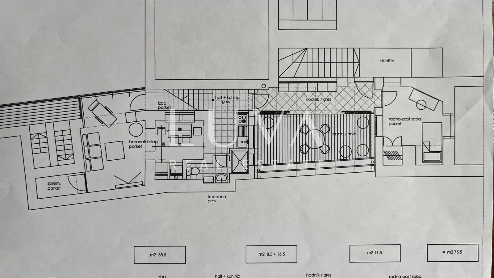 Zagreb, Centar, Radićeva, stan 100m2 za adaptaciju