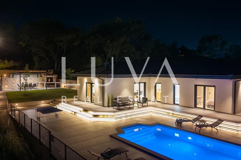 Imotski, moderna kuća s bazenom i panoramskim pogledom na prodaju, 165 m2