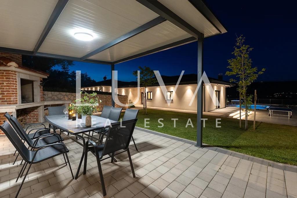 Imotski, moderna kuća s bazenom i panoramskim pogledom na prodaju, 165 m2