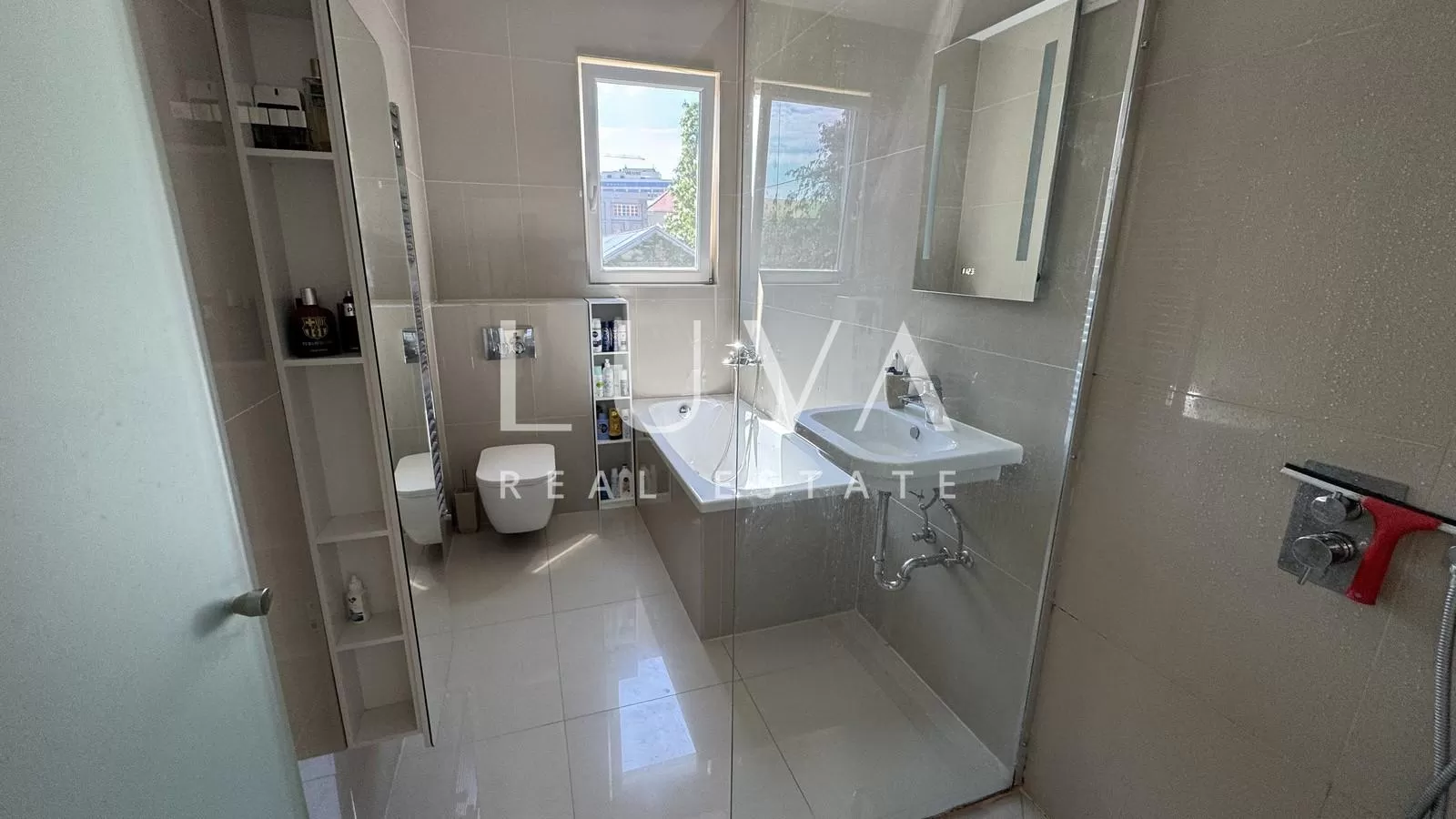 Zagreb, center, modern three-room apartment with balcony, 94 m2