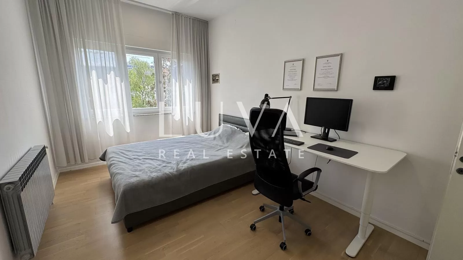 Zagreb, center, modern three-room apartment with balcony, 94 m2