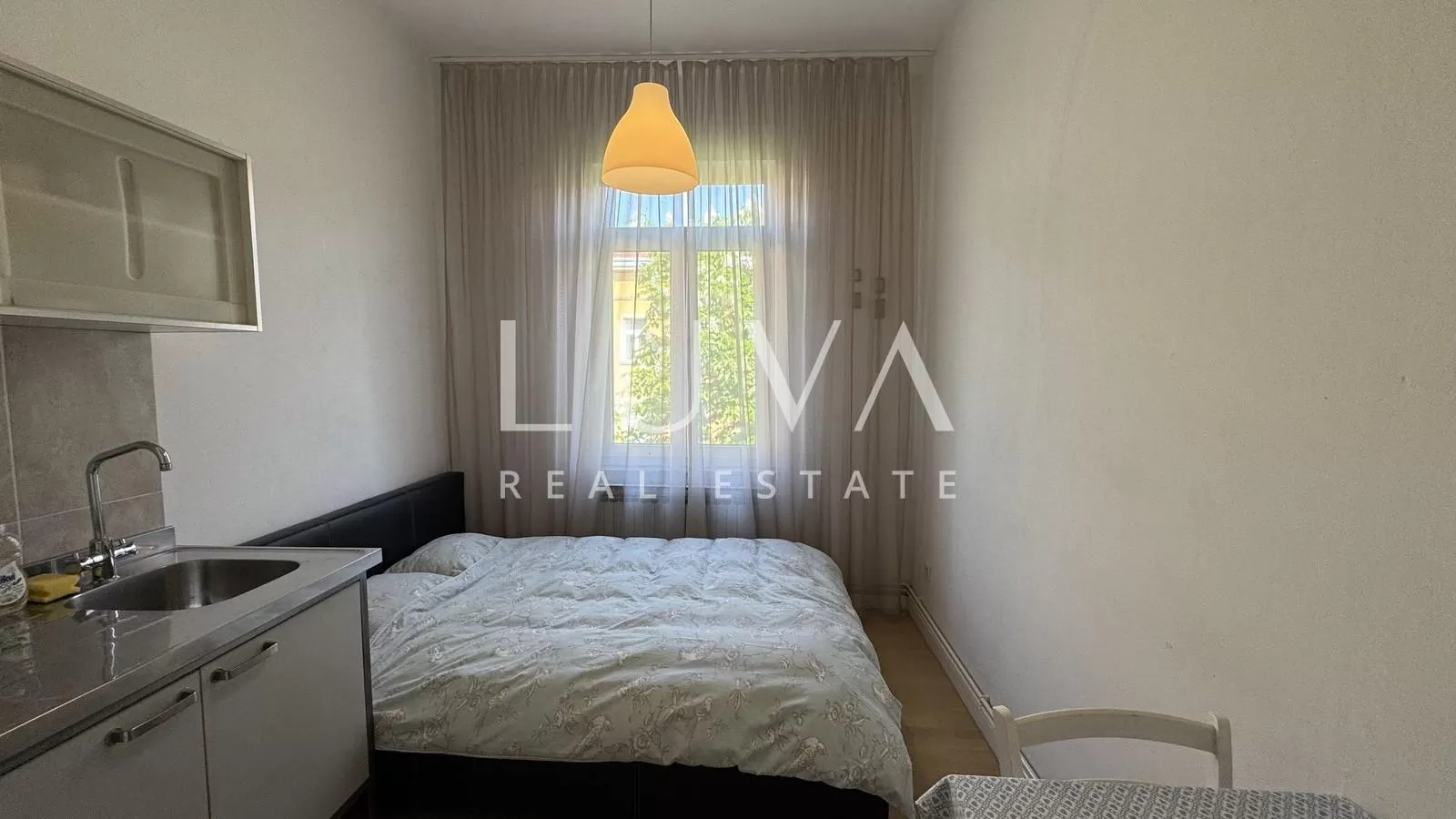 Zagreb, center, modern three-room apartment with balcony, 94 m2