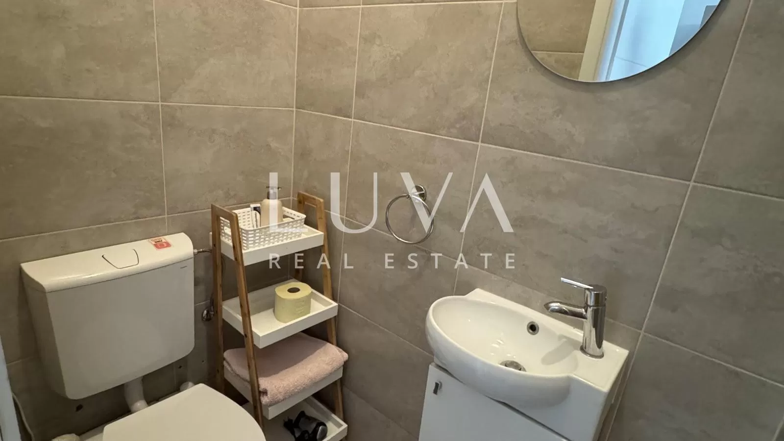 Zagreb, center, modern three-room apartment with balcony, 94 m2