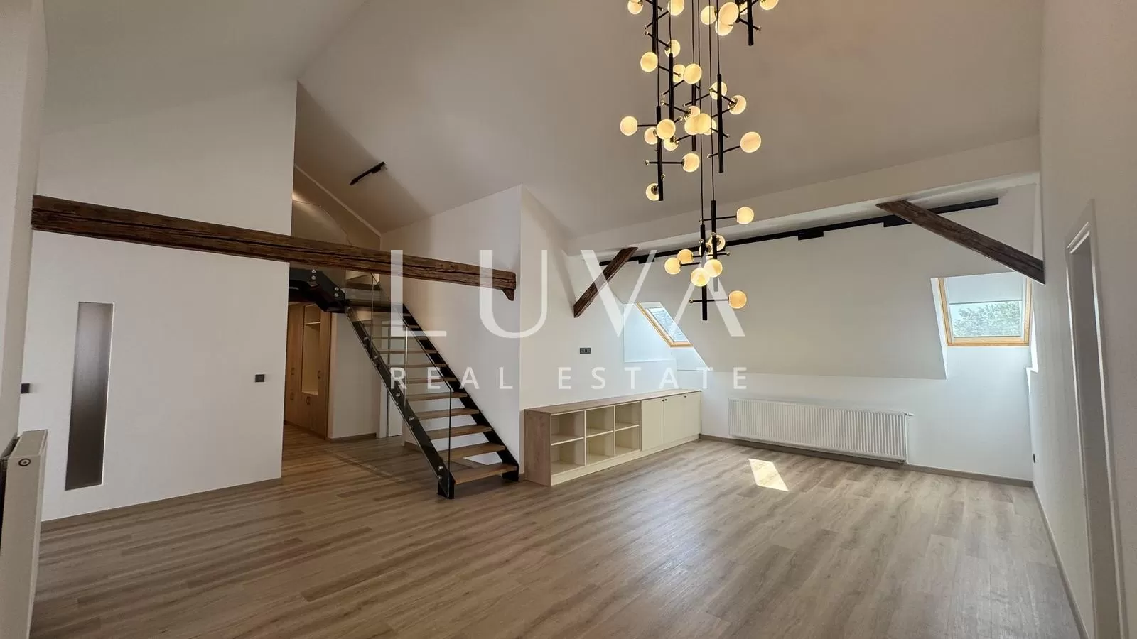 Zagreb, Center, newly renovated commercial space with gallery, 205 m2