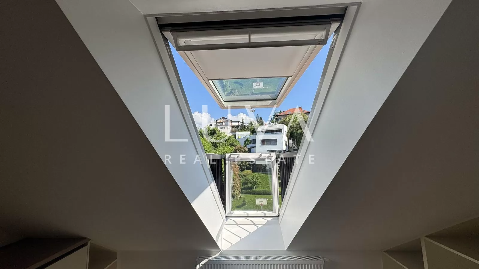Zagreb, Center, newly renovated commercial space with gallery, 205 m2