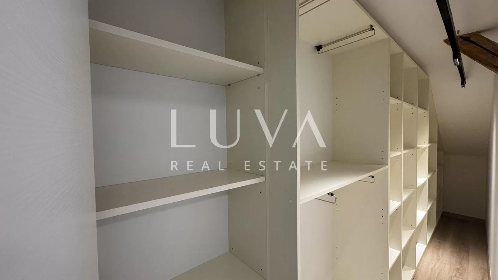 Zagreb, Center, newly renovated commercial space with gallery, 205 m2