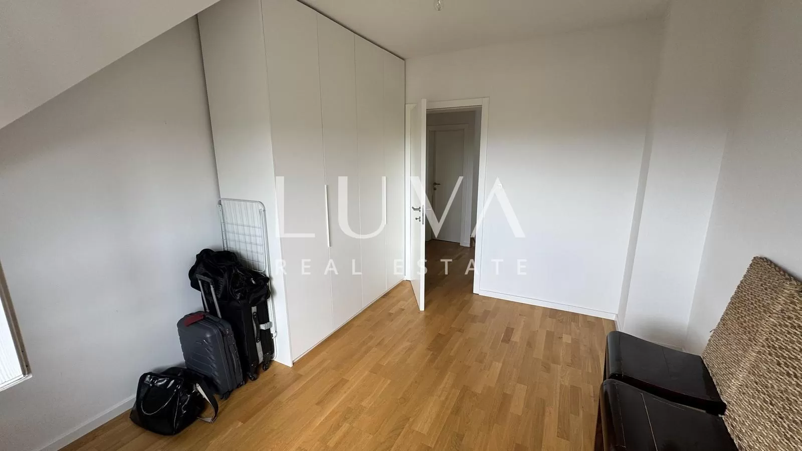 Zagreb, Sveti duh, četverosoban stan s predivnim pogledom na Zagreb, 108 m2