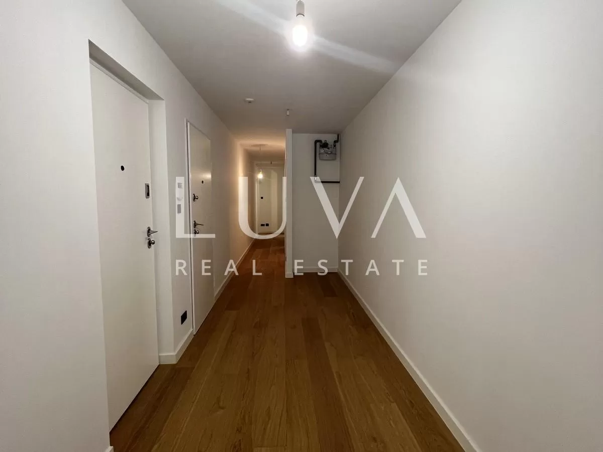 Zagreb, Ribnjak, luksuzan 5-sobni stan s vrtom 154 m2 na prodaju