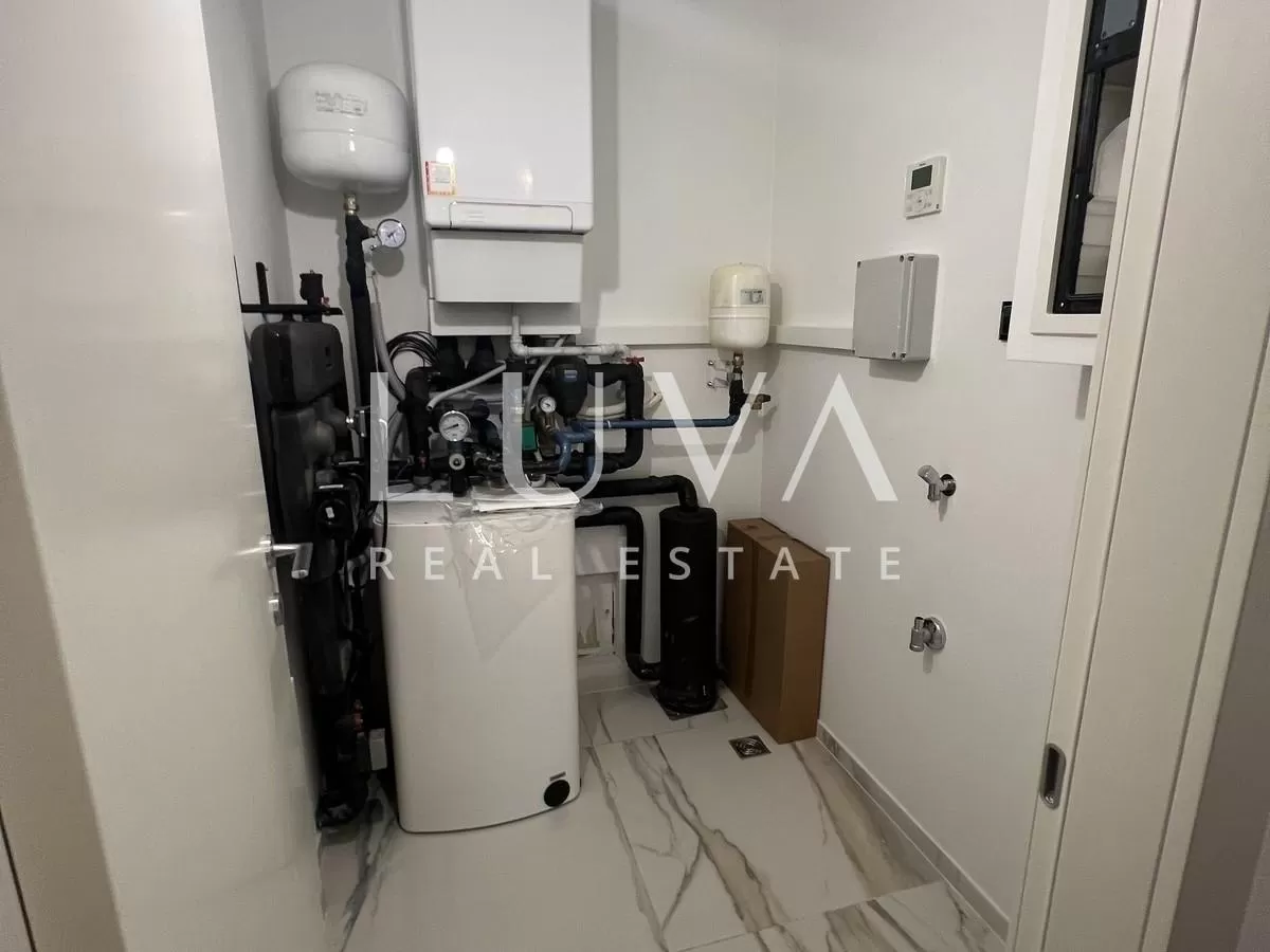 Zagreb, Ribnjak, luksuzan 5-sobni stan s vrtom 154 m2 na prodaju
