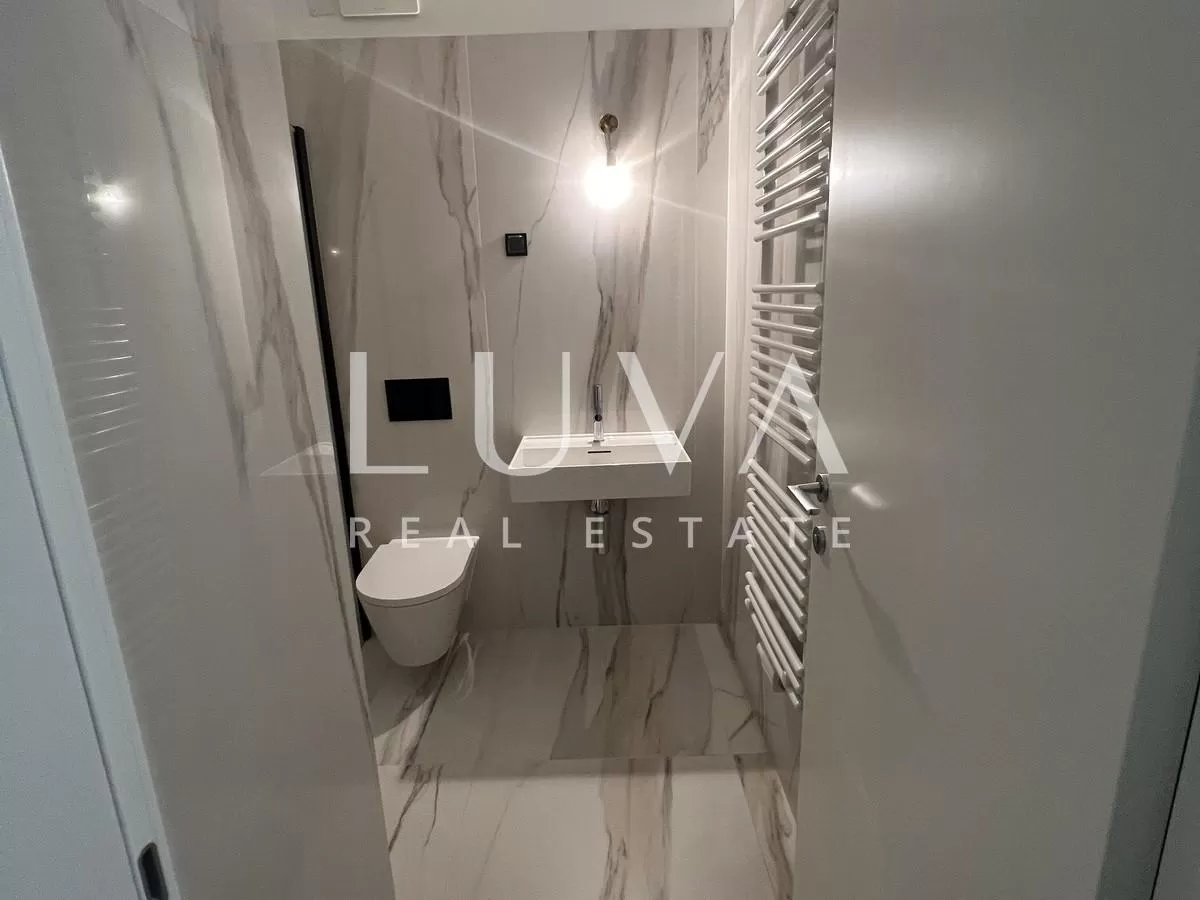 Zagreb, Ribnjak, luksuzan 5-sobni stan s vrtom 154 m2 na prodaju
