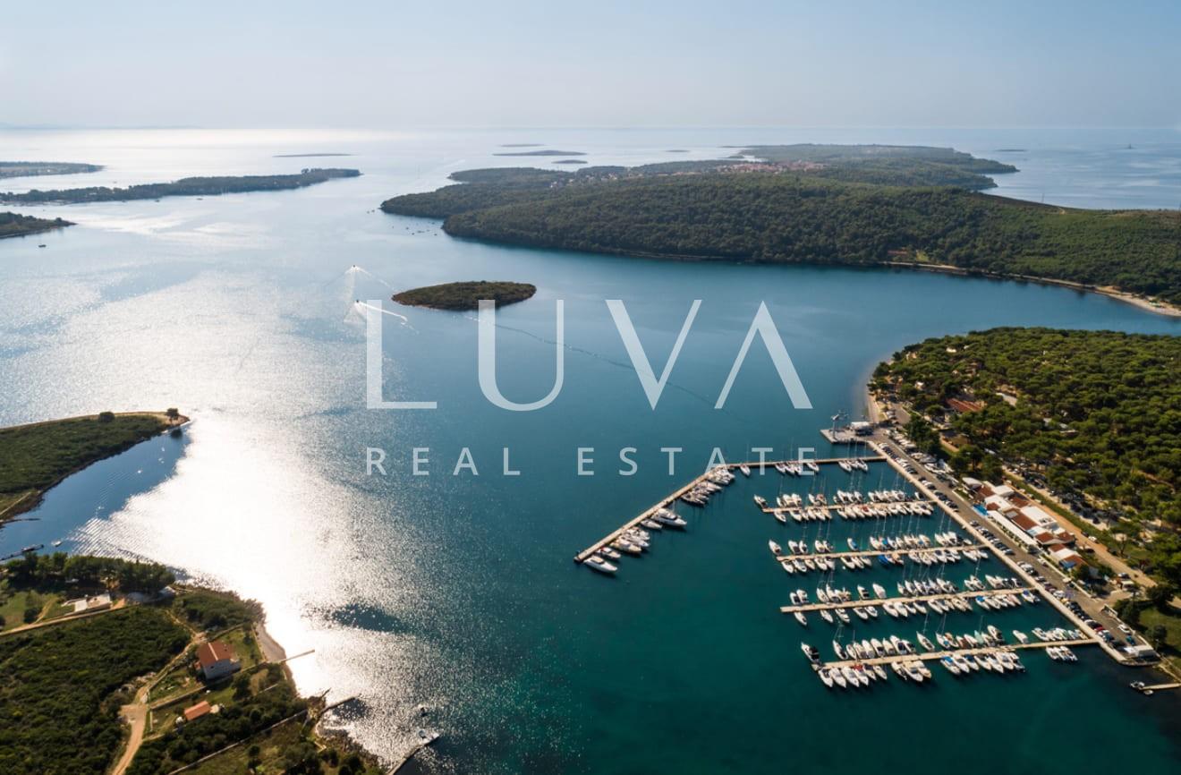 Medulin, Pomer, građevinsko zemljište s pogledom na more