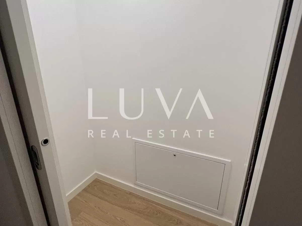Zagreb, Ribnjak, luksuzan 5-sobni stan na trećem katu 143 m2 na prodaju
