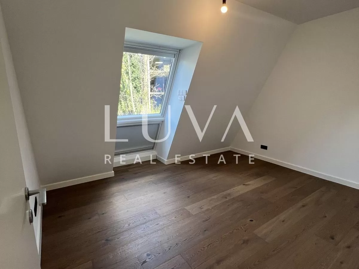 Zagreb, Ribnjak, luksuzan 4-sobni stan na 4. katu 140 m2 na prodaju