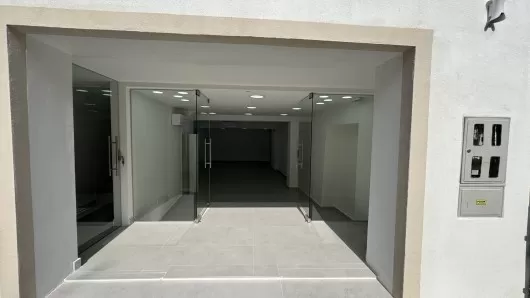 Istrien, Poreč, neu renovierte Geschäftsfläche im Zentrum, 80 m²