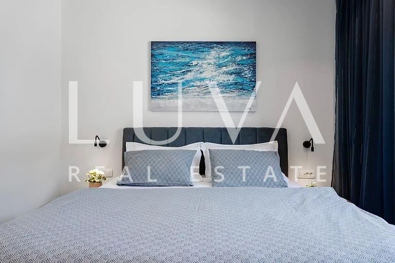 Imotski, moderna kuća s bazenom i panoramskim pogledom na prodaju, 150 m2