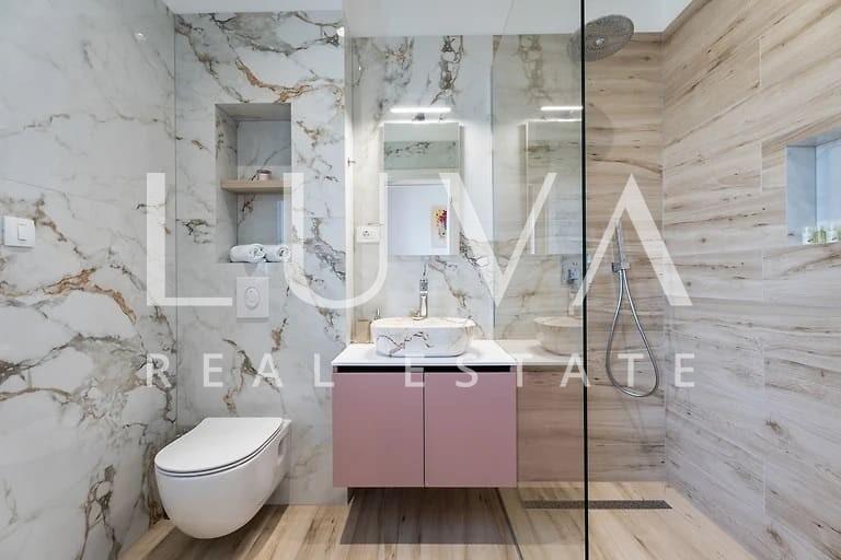 Imotski, moderna kuća s bazenom i panoramskim pogledom na prodaju, 150 m2