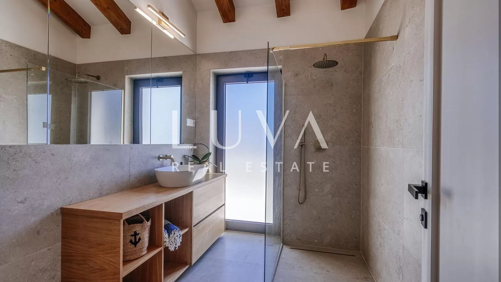 Iž, Zadar, modernes Luxushaus am Meer zum Verkauf