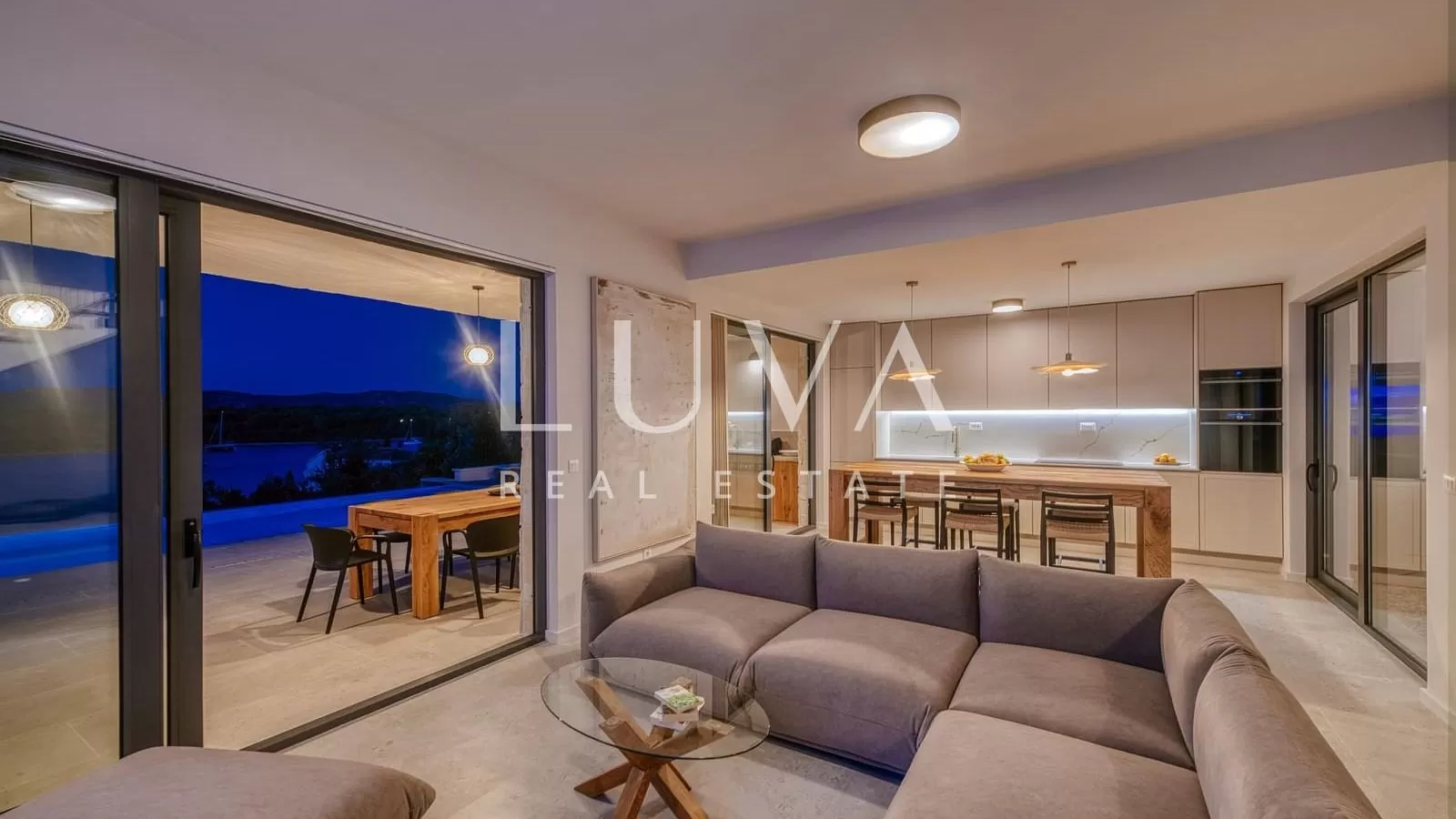 Iž, Zadar, modernes Luxushaus am Meer zum Verkauf