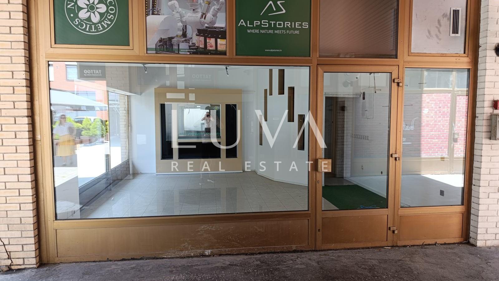 Zagreb, Kvaternikov Square, commercial space 34 m², for rent