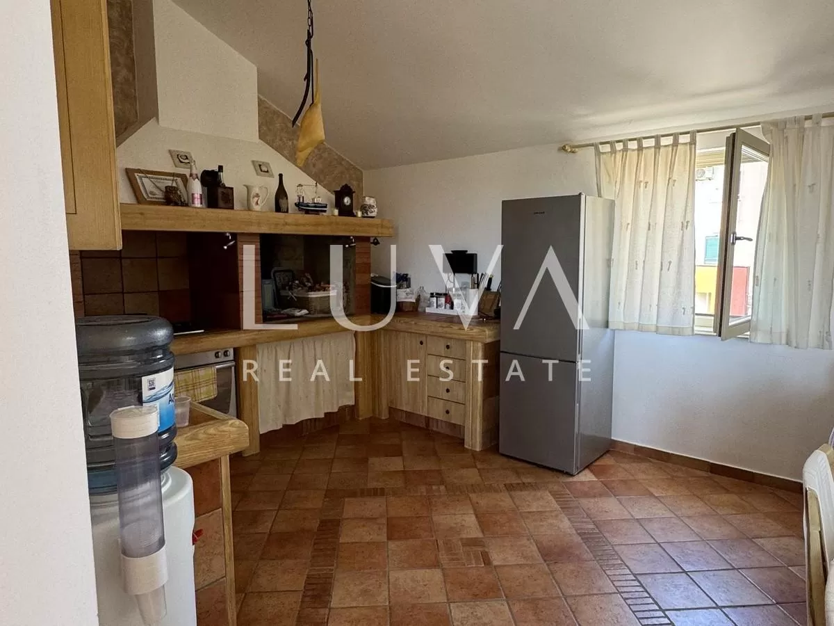 Spacious Semi-Detached House 275m2 for Sale in Nin