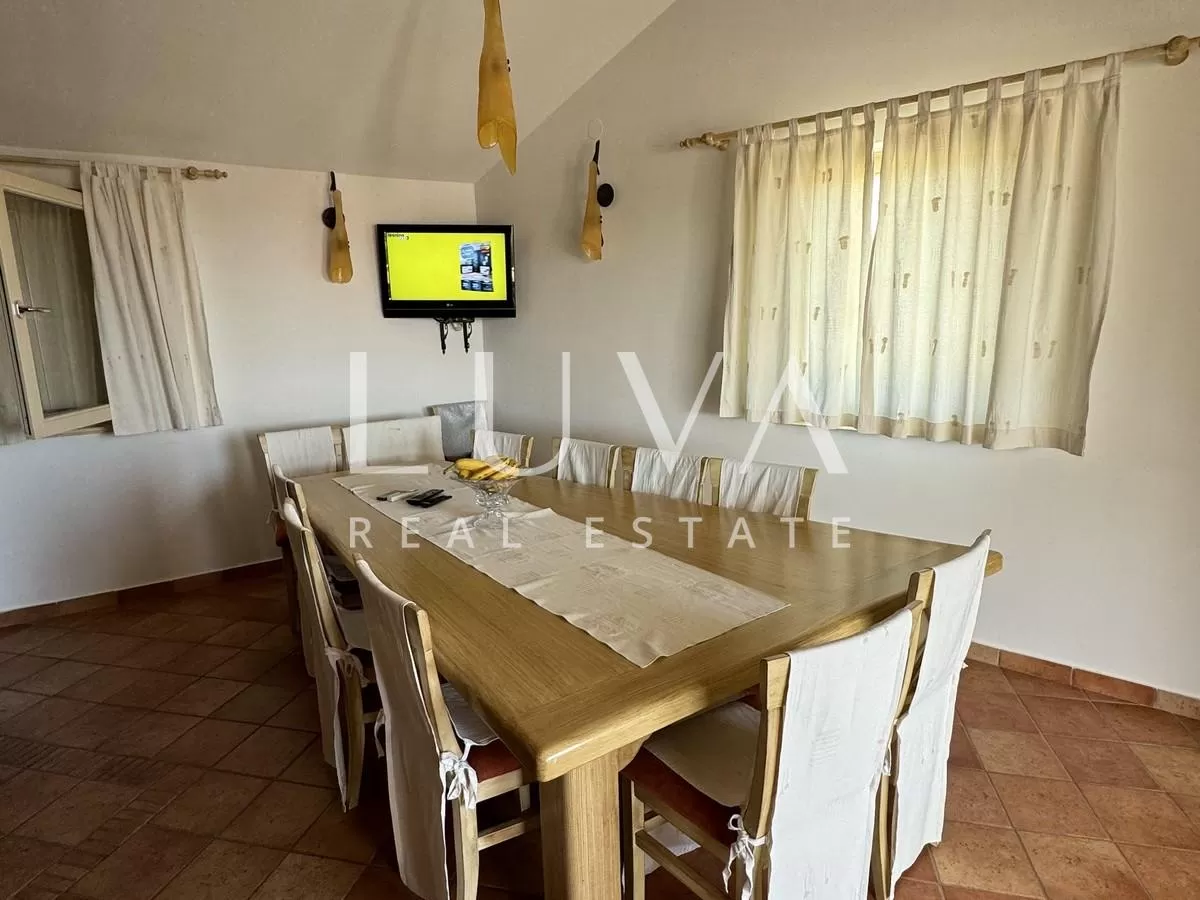 Spacious Semi-Detached House 275m2 for Sale in Nin
