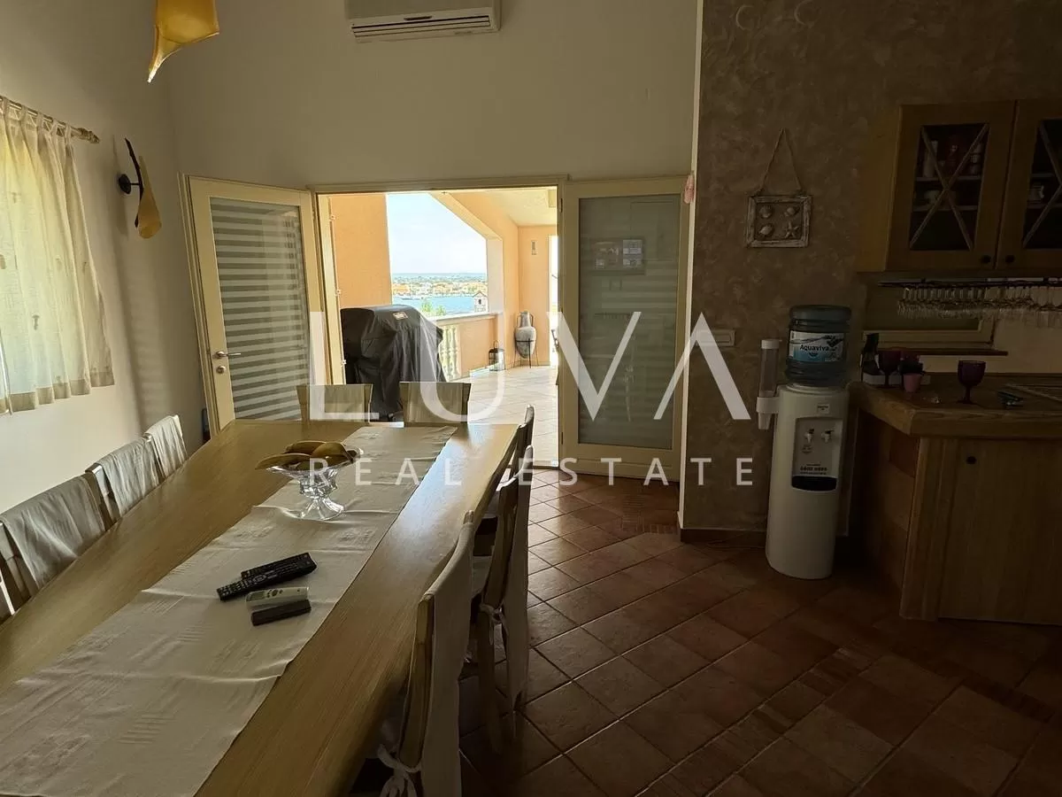 Spacious Semi-Detached House 275m2 for Sale in Nin