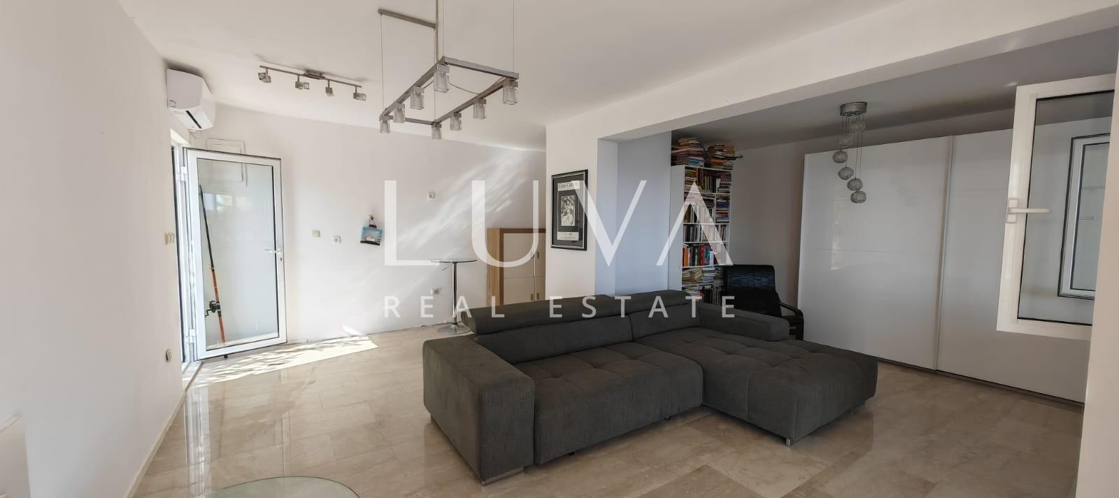 Korčula, Prižba, prodaja atraktivnog apartmana prvi red do mora