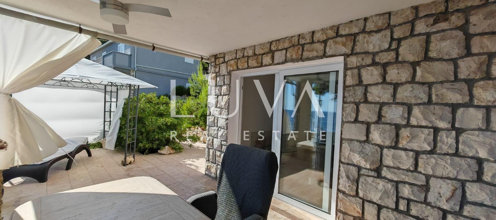 Korčula, Prižba, prodaja atraktivnog apartmana prvi red do mora