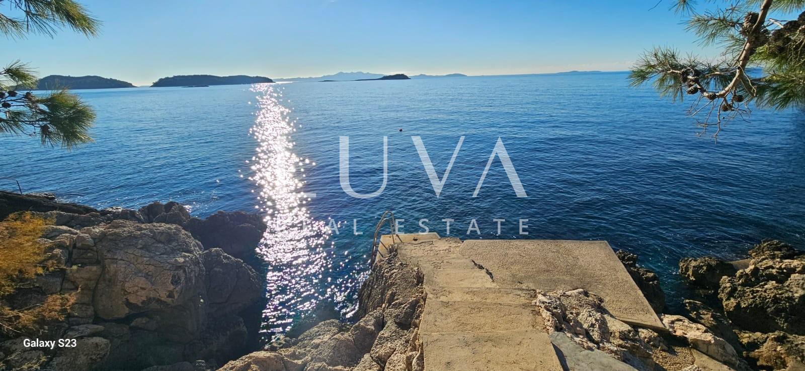 Korčula, Prižba, prodaja atraktivnog apartmana prvi red do mora