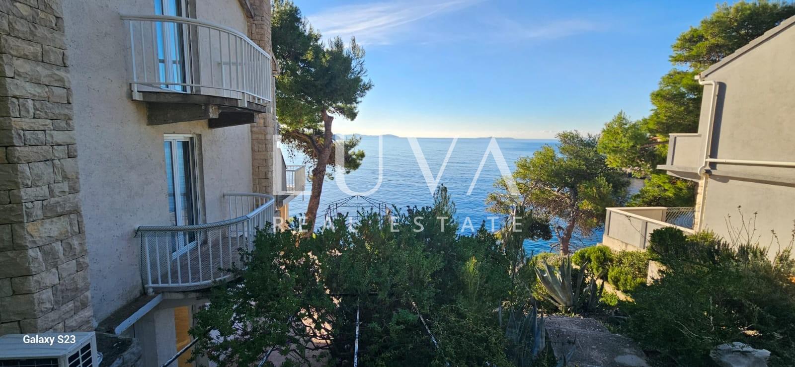 Korčula, Prižba, prodaja atraktivnog apartmana prvi red do mora