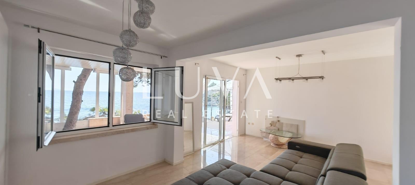 Korčula, Prižba, prodaja atraktivnog apartmana prvi red do mora