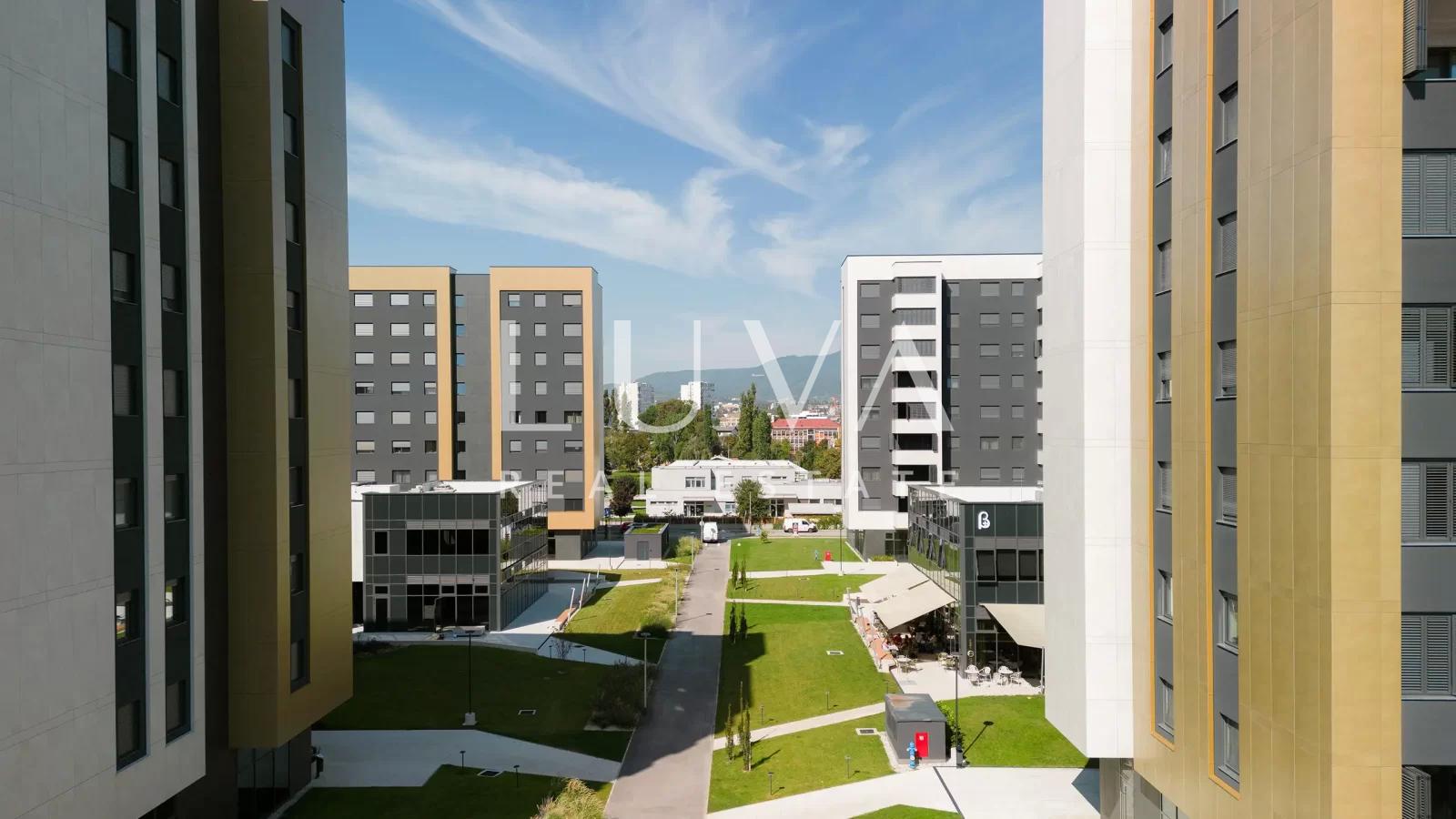 Zagreb, Hainezelova, three-room apartment in a VMD new building on the 7th floor, 108.55 m²