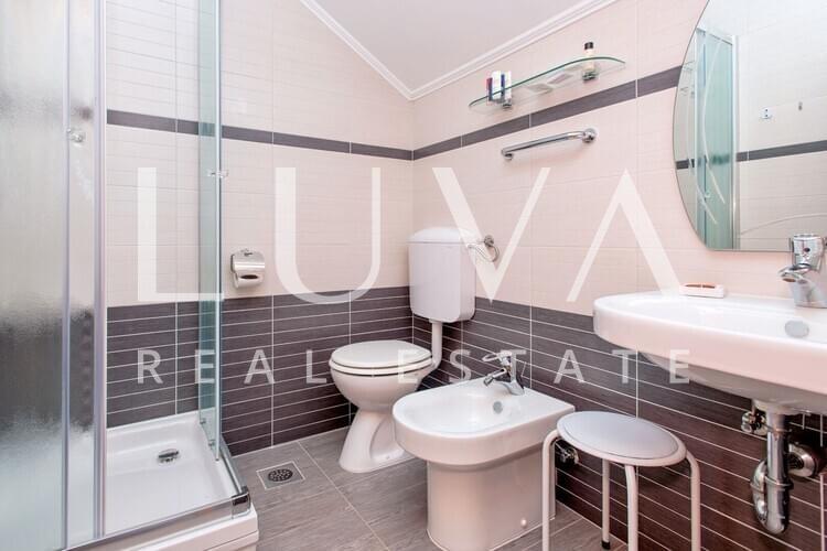 Hvar, Brusje, luksuzna vila s bazenom i pogledom na more na prodaju