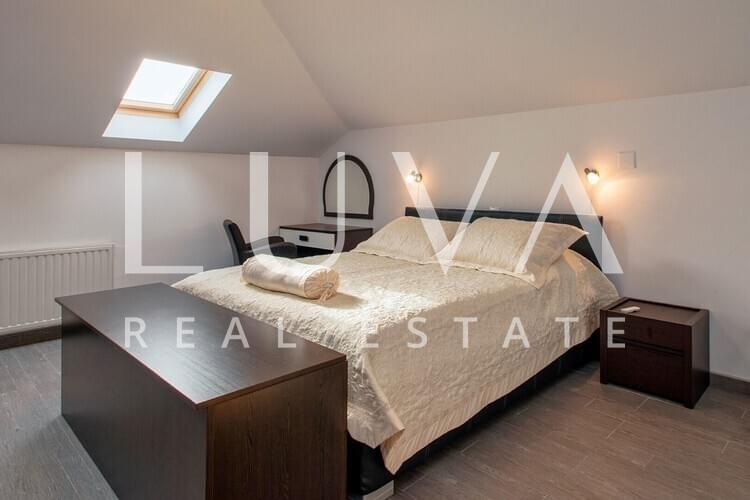 Hvar, Brusje, luksuzna vila s bazenom i pogledom na more na prodaju