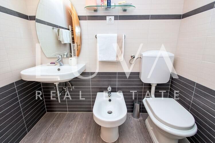 Hvar, Brusje, luksuzna vila s bazenom i pogledom na more na prodaju