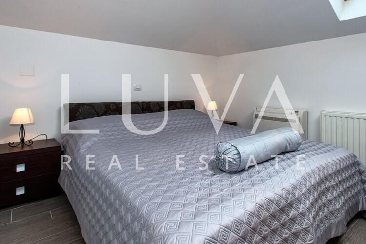 Hvar, Brusje, luksuzna vila s bazenom i pogledom na more na prodaju