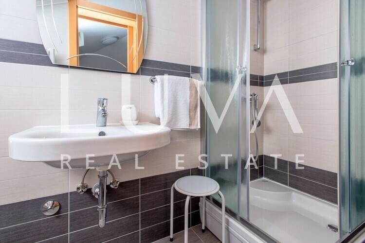 Hvar, Brusje, luksuzna vila s bazenom i pogledom na more na prodaju