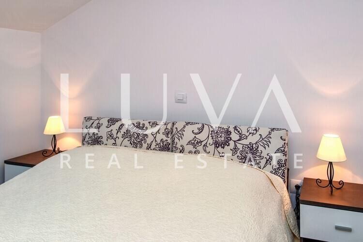 Hvar, Brusje, luksuzna vila s bazenom i pogledom na more na prodaju