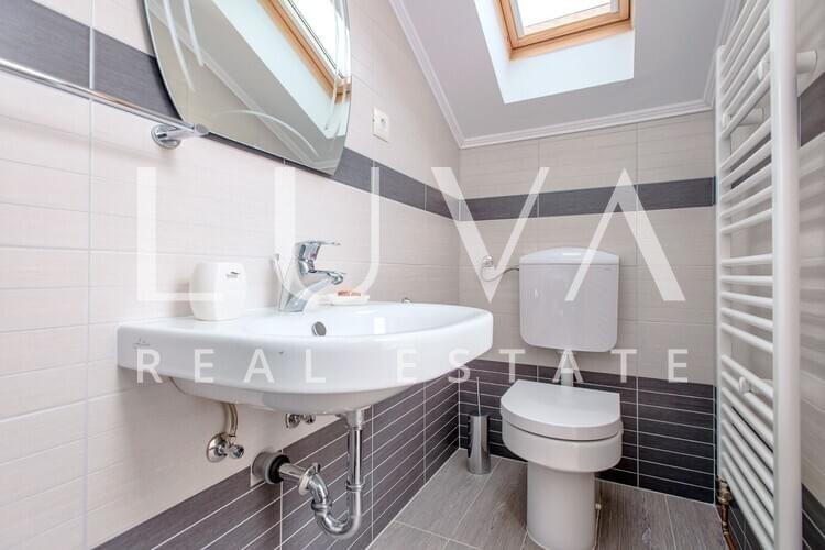 Hvar, Brusje, luksuzna vila s bazenom i pogledom na more na prodaju