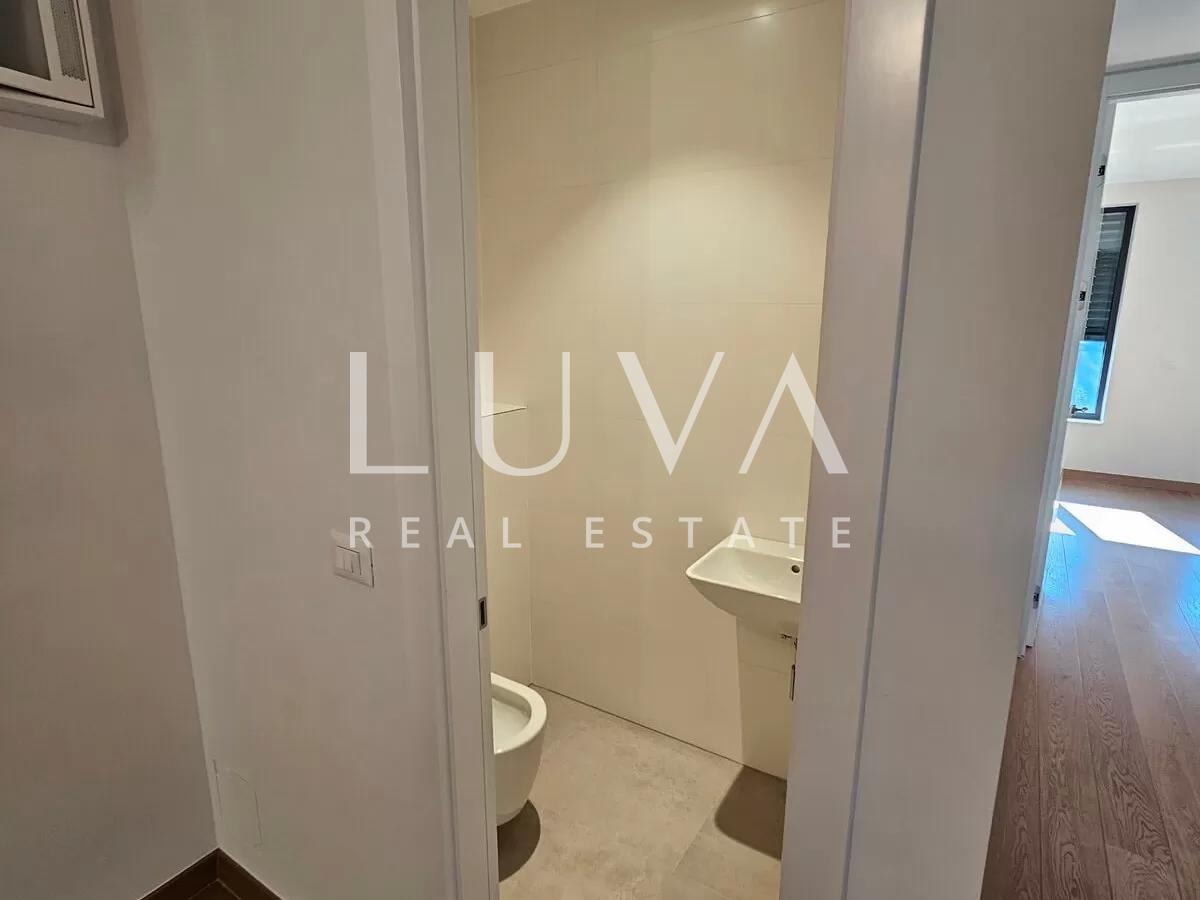 Britanac, Zagreb, luxurious apartment 151m² + 2 garages for rent, new building