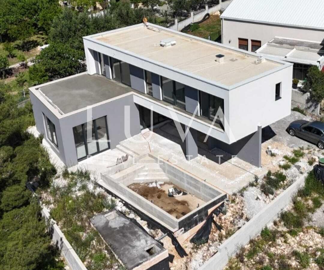 Kaštel Novi, Rudine, moderna vila s bazenom i pogledom na more