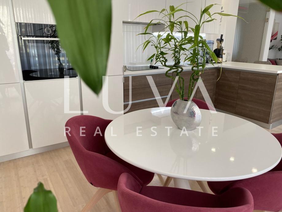 Osijek, Gornji Grad, 4S moderne Wohnung mit Wellness zum Verkauf