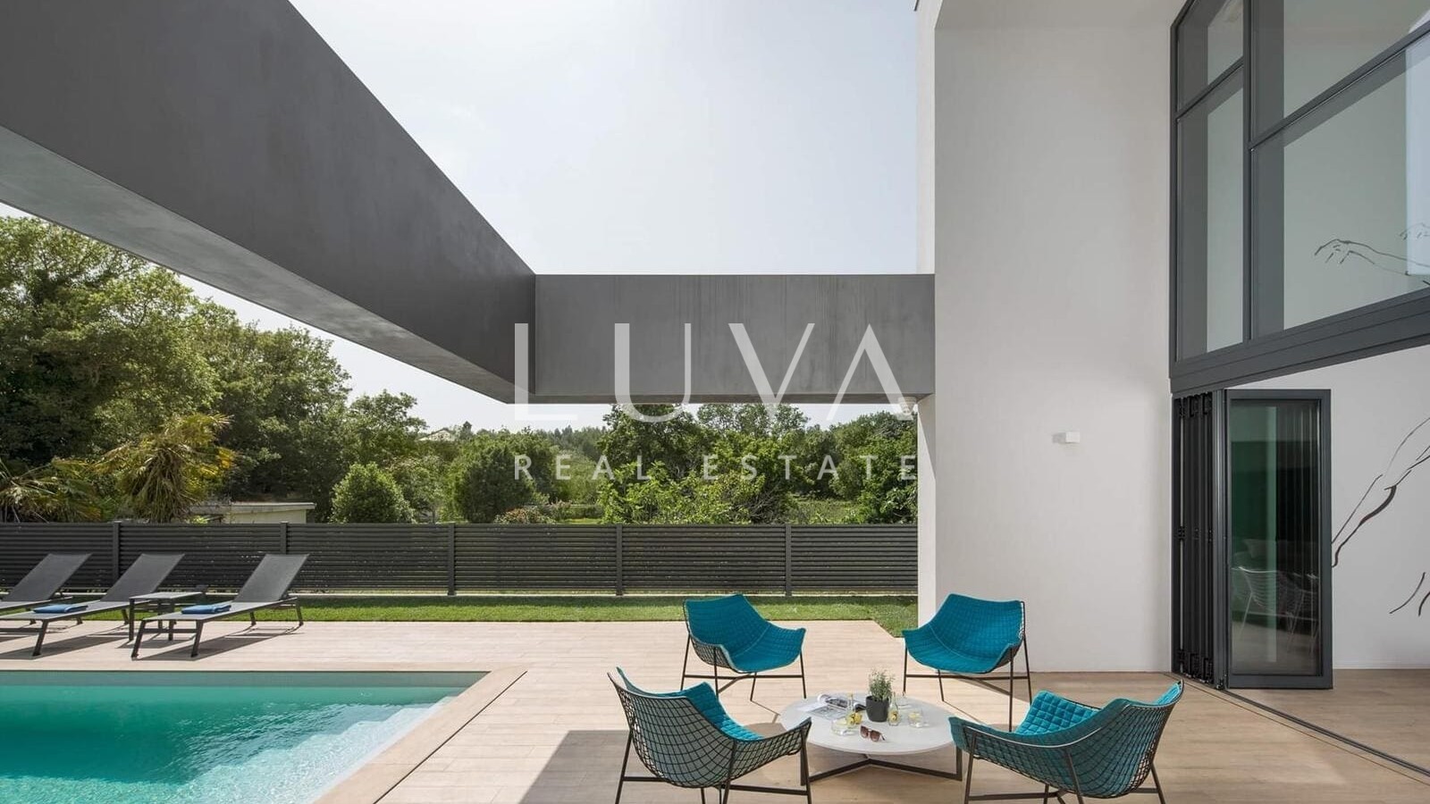 Istria, Ližnjan, modern villa 400 m2 with swimming pool for sale