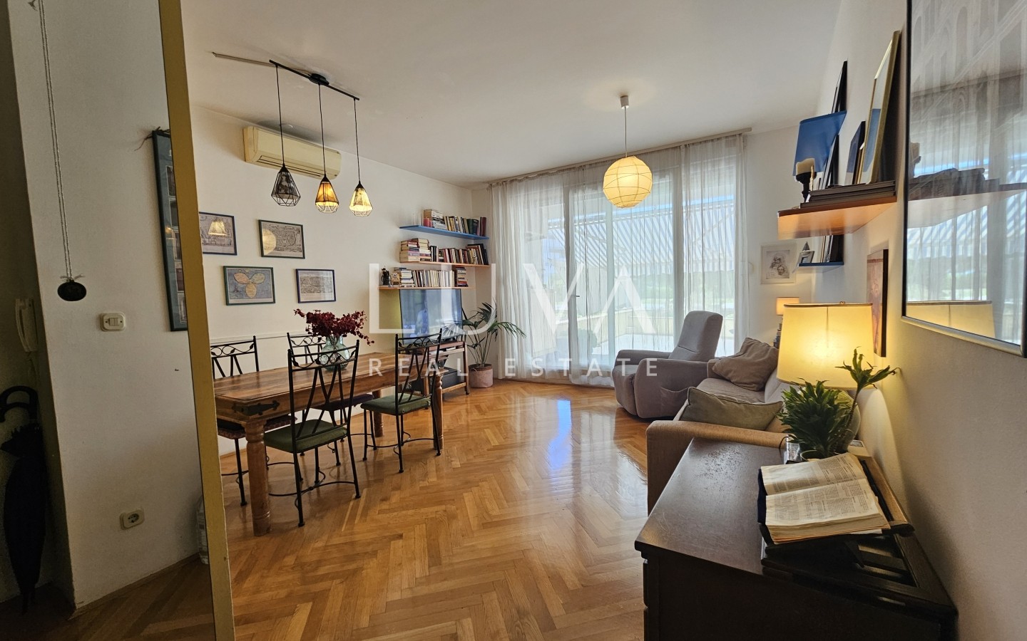 Žnjan, geräumige 3-zimmer-wohnung mit 81 m², terrasse und garage zu verkaufen