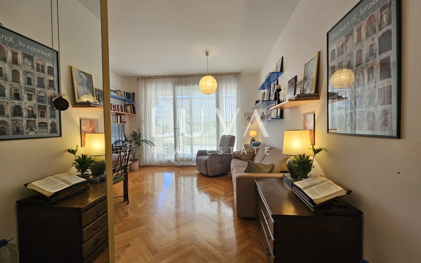 Žnjan, spacious 3-bedroom apartment, 81 m², terrace and garage for sale