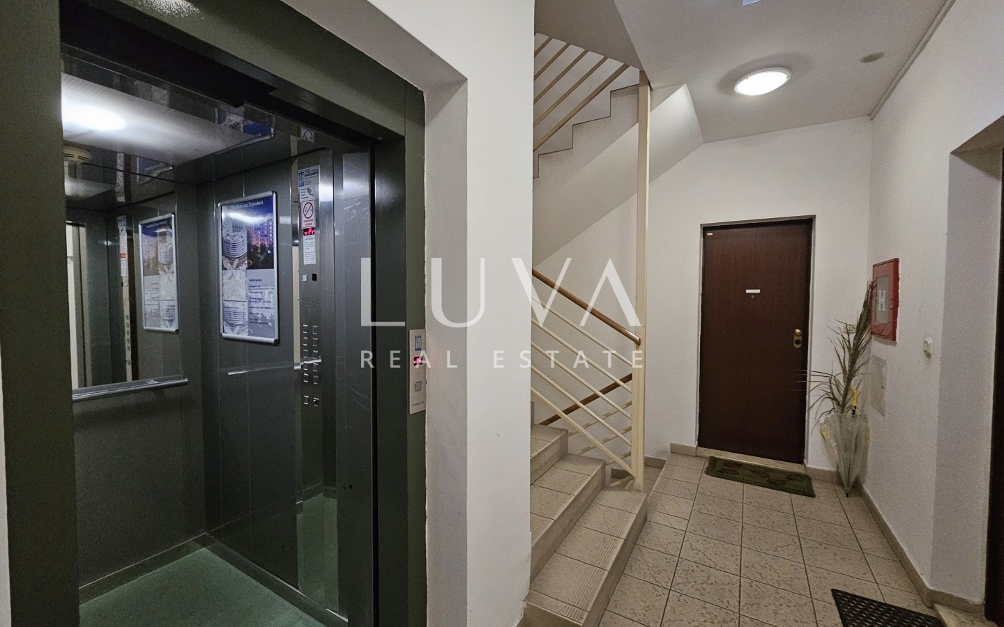 Žnjan, geräumige 3-zimmer-wohnung mit 81 m², terrasse und garage zu verkaufen