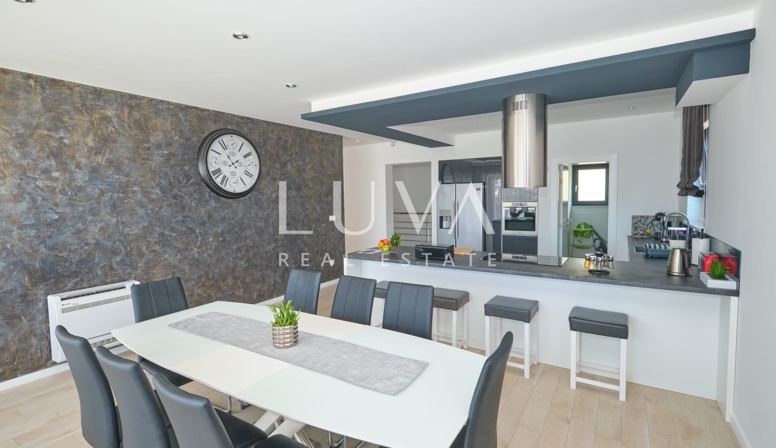 Kaštel Stari, 324 m² Villa with Pool and Sea View for Sale